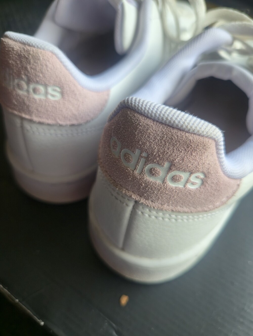 Adidas Womens Oiginal Sneakers - Picture 11 of 11